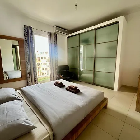 St Julian's 3 Bedroom - 10 Mins From The Sea Apartman *