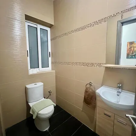 St Julian's 3 Bedroom - 10 Mins From The Sea San Julián